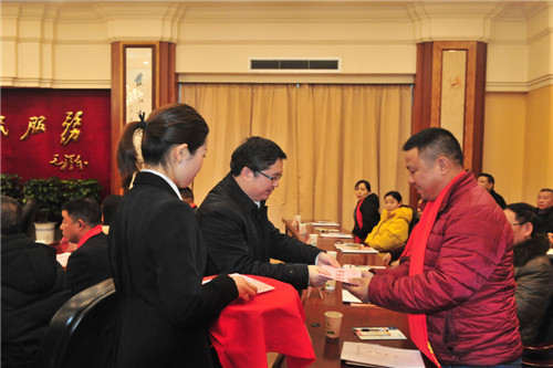 市委市政府慰问农民工座谈会 (4)_副本.jpg