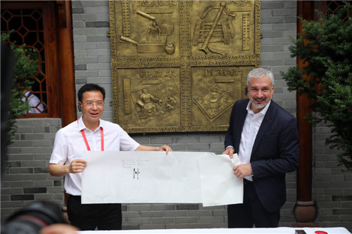 奥托内留言：“这个城镇，比其它地方更美丽！” (1).jpg