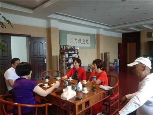 5月23日，洪雅县科协走访瓦屋山药业、中药材协会科技工作者严光玉、沈文中、何启军.jpg