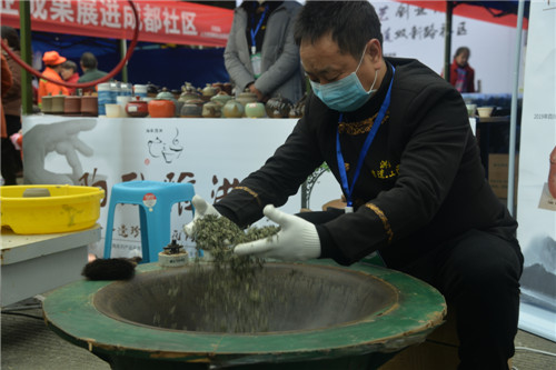洪雅县非遗工匠文化走进成都市双新路社区 (5).jpg