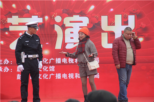 小品《平安守护者》。陈伟 摄.jpg