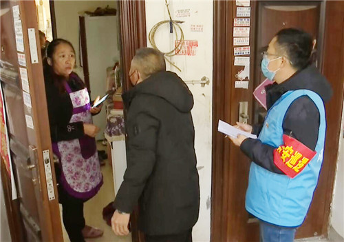 岳池县基层党员正在开展“敲门行动”.jpg