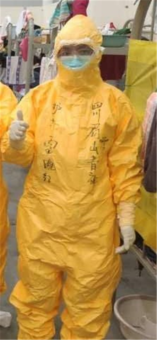 护士雷晓虹.jpg