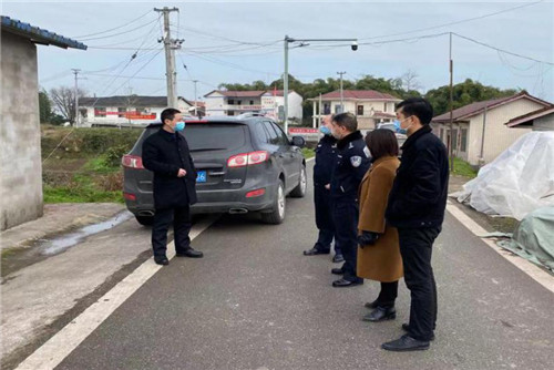 2月4日,广安市森林公安局局长张海峰带队到前锋区检查野生动物驯养