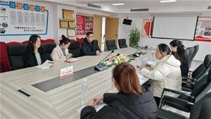 荥经县科协考察技能大师工作室建设