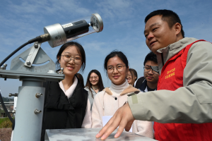 科普研学|内江：大学生“探秘”气象站