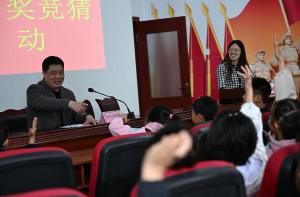 四川内江：护航春假伴成长