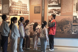 东兴区：春假打卡范长江纪念馆 孩子们在欢乐中传承红色基因