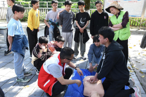 武胜县：多部门联合开展科普大篷车进校园活动 