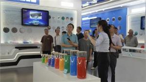 东兴区经济信息化和科学技术局组织退休老干部走进产业一线，见证东兴发展蝶变