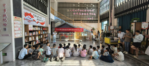 武胜县：科普大篷车驶进社区童伴之家