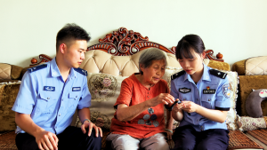 智能手环+智慧联动  邻水县为独居老人织就“安全网”