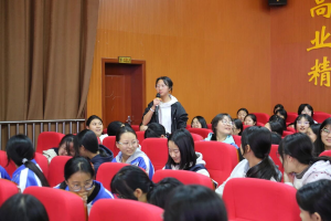 南江县长赤中学开展女生科普安全教育专题讲座