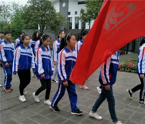 长安初中开展“缅先烈、继传统”主题教育活动
