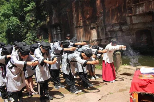 祭拜苏东坡。.jpg