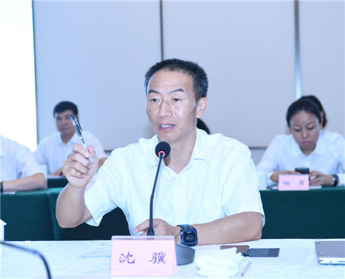 沈骥讲话.jpg