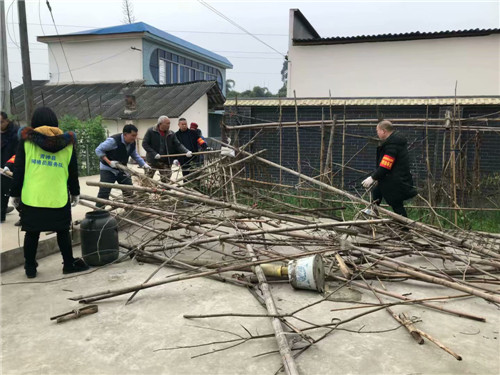 兰沟村志愿服务队开展人居环境整治2.jpg