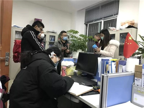 东坡疾控干部奔赴茂县战“疫”