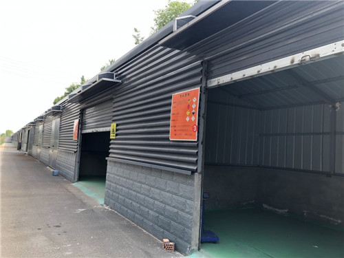 园区内建立的标准危废物储存间.jpg