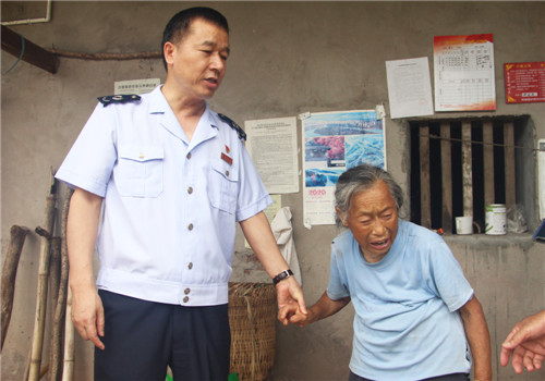 前锋区：税务局多种形式庆“七一”