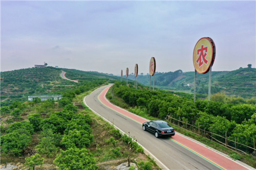 乡村旅游发展如火如荼。.jpg