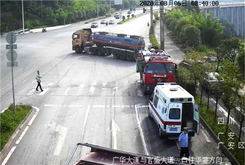 广安市：警医合作成功处置一起交通事故