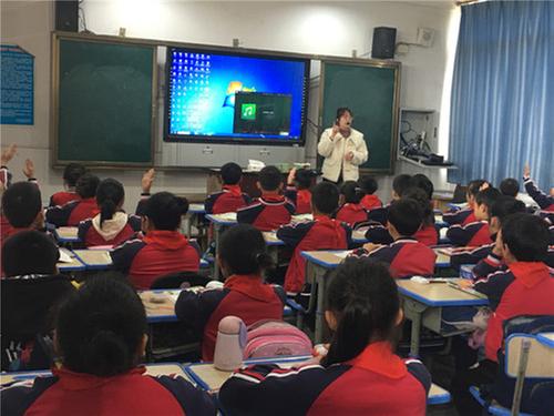 前锋区：代市小学开展“探究想象‘语’你同行”教研活动