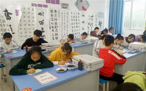 代市初中创建书法特色学校