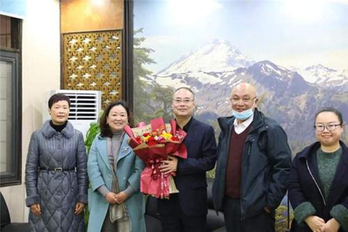 党建带科建 新春暖人心