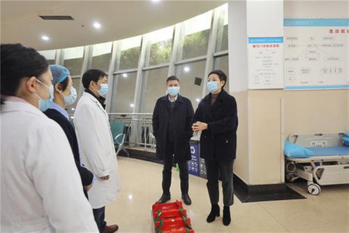 广安市卫生健康委走访慰问华西广安医院