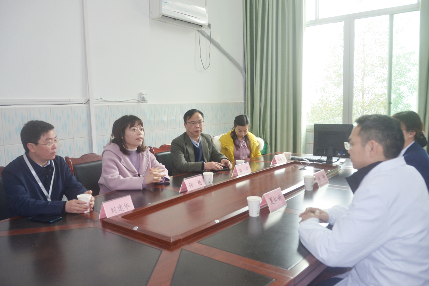 广安市委统战部慰问华西广安医院医务人员