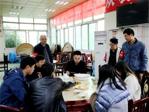 龙滩煤电公司开展“杜绝舌尖上的浪费”督查活动