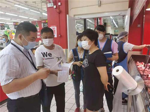 东坡区市场监管局突击检查超市猪肉
