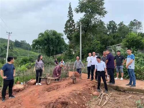 青神县：百姓自修“致富路”