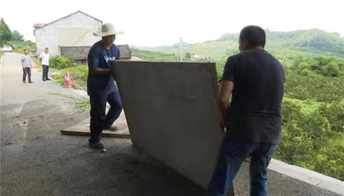 彭山区：整治道路隐患 解决百姓出行难