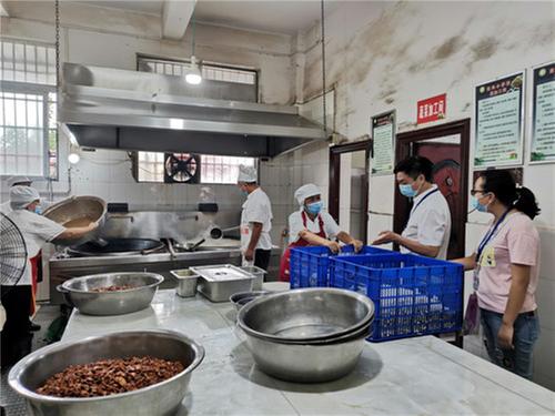岳池县市场监督管理局加强智慧监管 保障学校食品安全