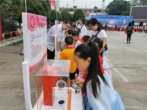 东坡区全国科普日活动启动仪式在尚义镇白马文化广场隆重举行