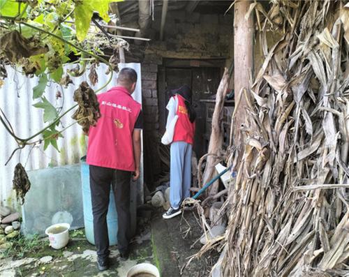 公义镇农乐村常态化开展禁毒排查工作