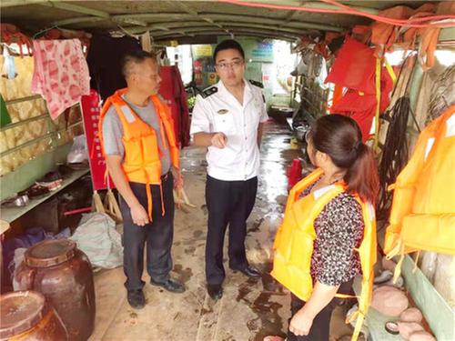 武胜县地方海事处积极开展节前执法安全检查工作