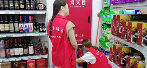 仁寿县怀仁街道蜂蜜社区网格员开展节前安全排查行动