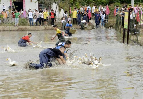 广安：欢歌笑语庆丰收
