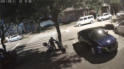 广安协兴一女子“顺手牵羊”被刑拘