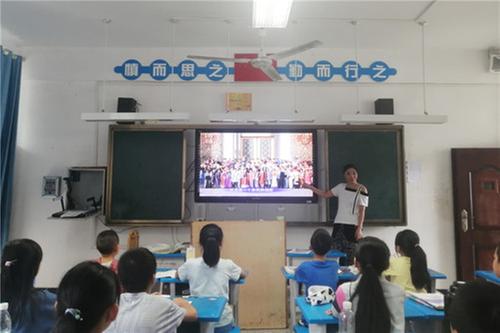 代市实验学校开展“我是小小石榴籽，民族团结一家亲”主题活动