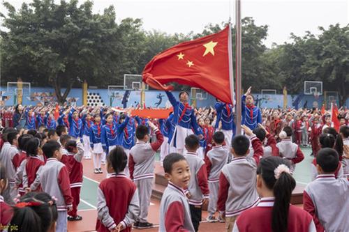 眉师附小举行庆祝建队72周年暨新队员入队仪式