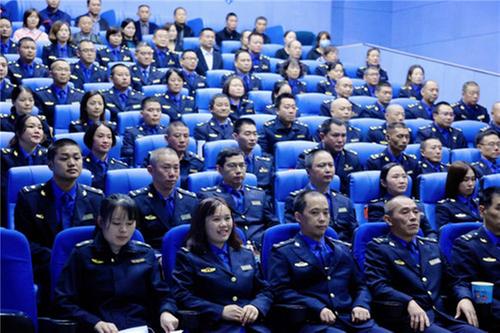 武胜县综合行政执法局组织全体职工观影《长津湖》