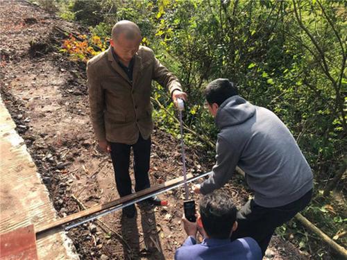 护安镇开展乡村振兴村级公路加宽验收工作