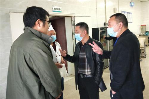 岳池县市场监管局“周三查餐厅”走进园区企业食堂