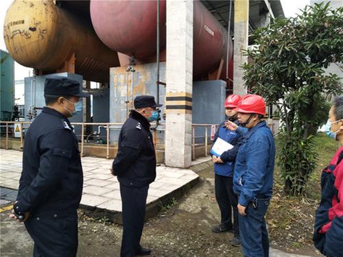 前锋公安深入企业开展易制毒化学品安全检查