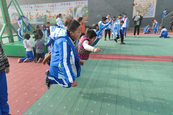 正直镇朱公小学举行第16届冬季运动会