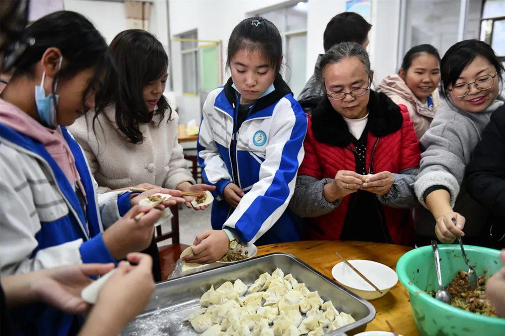 通江三中开展“困境学生”关爱活动